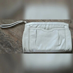 Vintage 1980s Beige Wristlet Clutch Handbag • Excellent Condition!